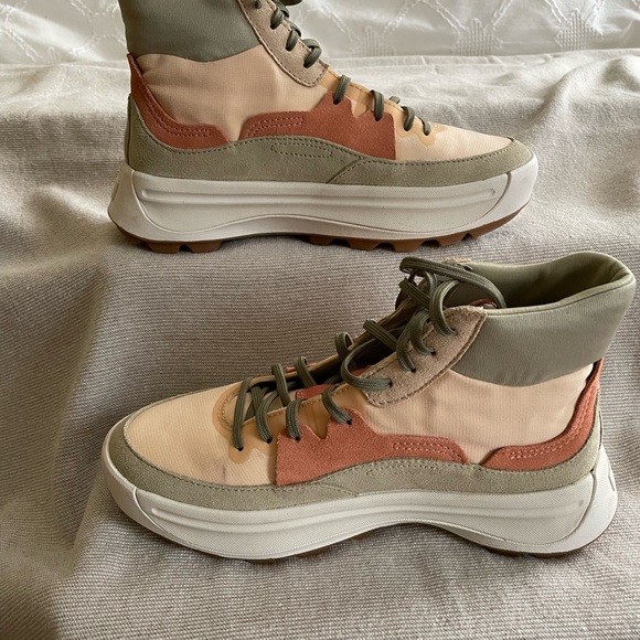 Sorel waterproof sneakers - Picture 3 of 8